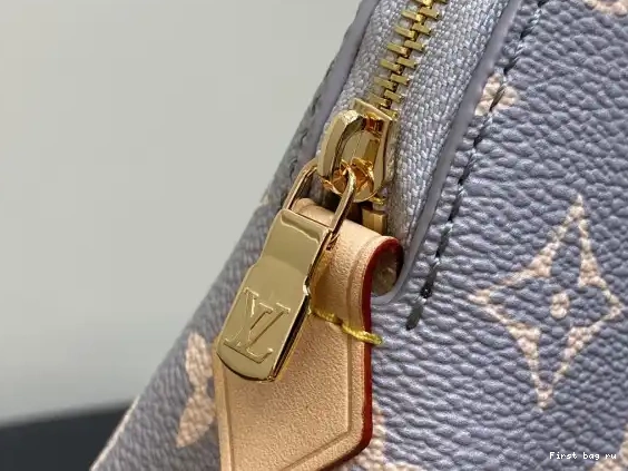 First bag ru Cosmétique PM Louis Vuitton Pochette 0630